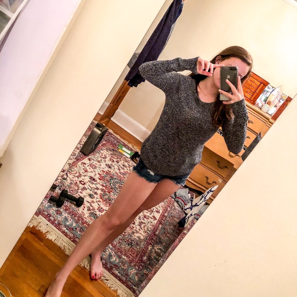 American Eagle gray sweater with zipper on back